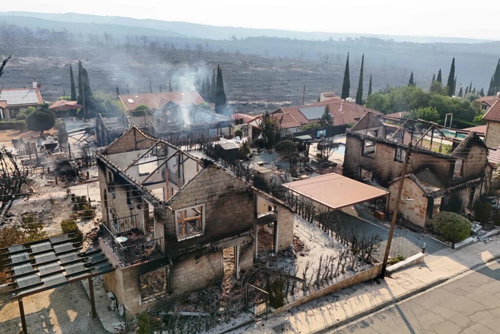 turkish-cyprus-offers-to-help-greek-cypriots-douse-wildfires