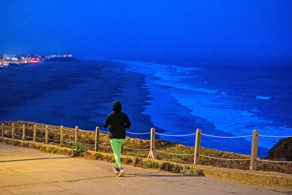 tsunami-warnings-ease-after-russia-quake-puts-west-coast-on-notice